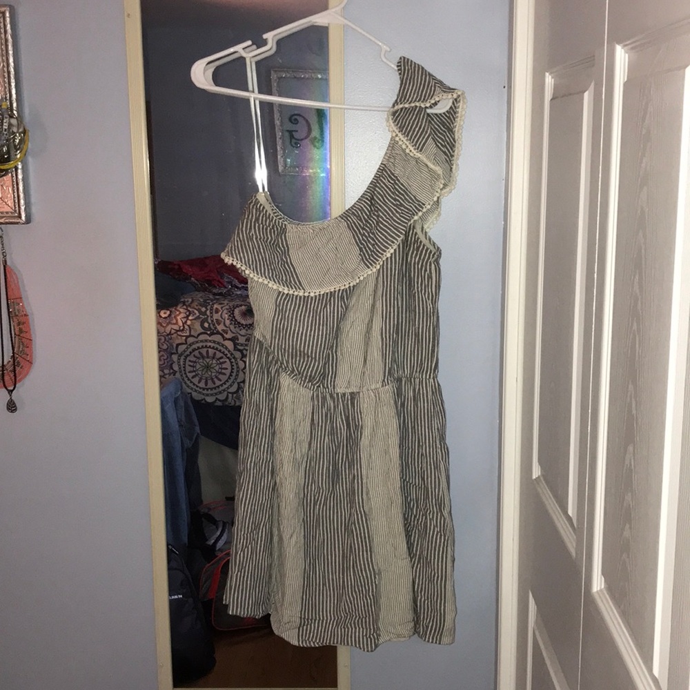 One shoulder dress